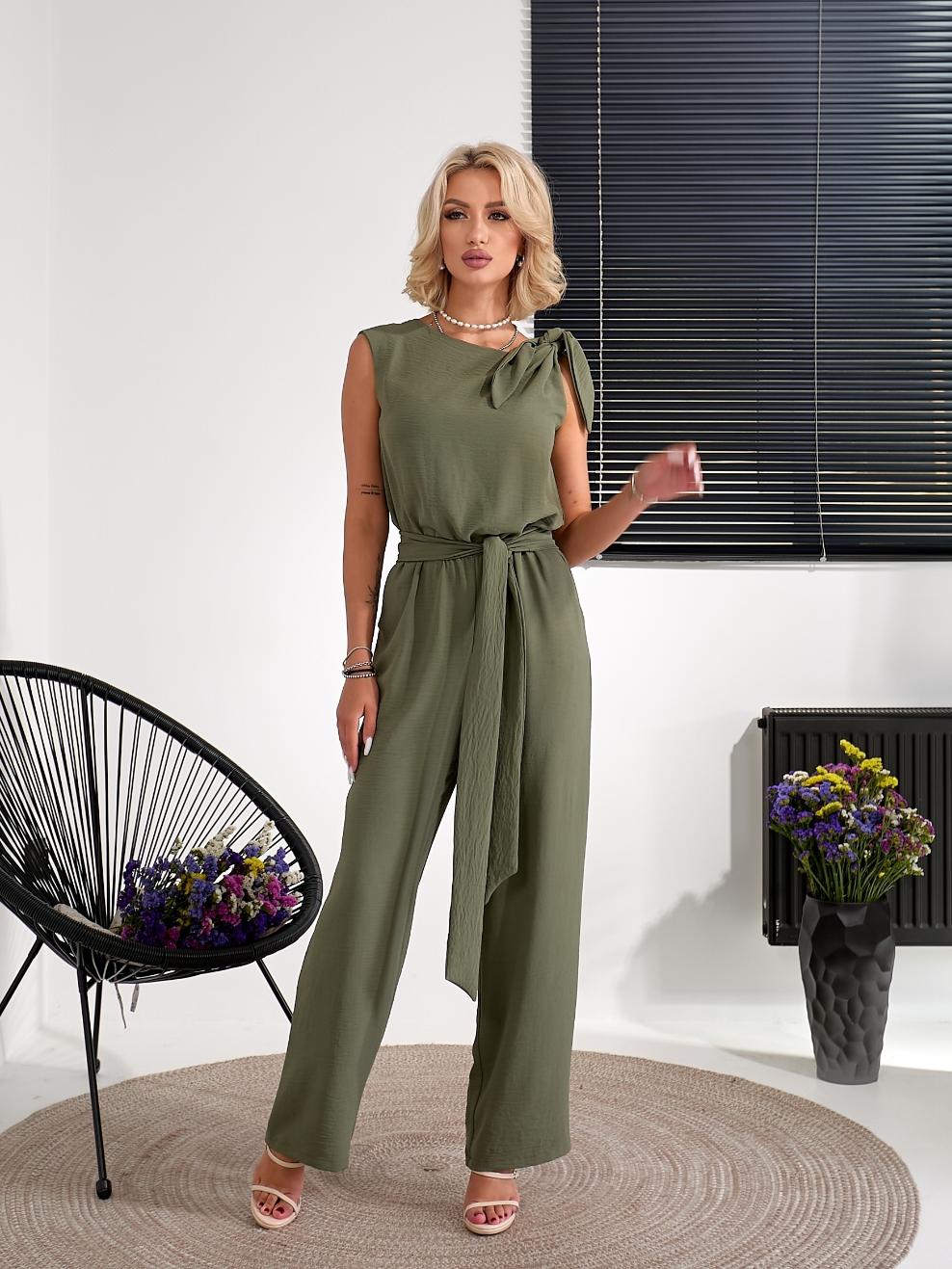 Женский комбинезон с завязкой на плече