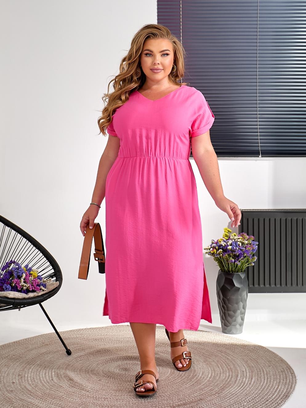 Женское платье из льна с поясом и разрезами 