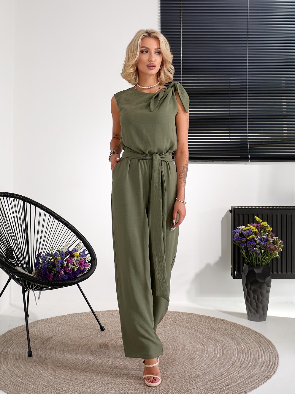 Женский комбинезон с завязкой на плече