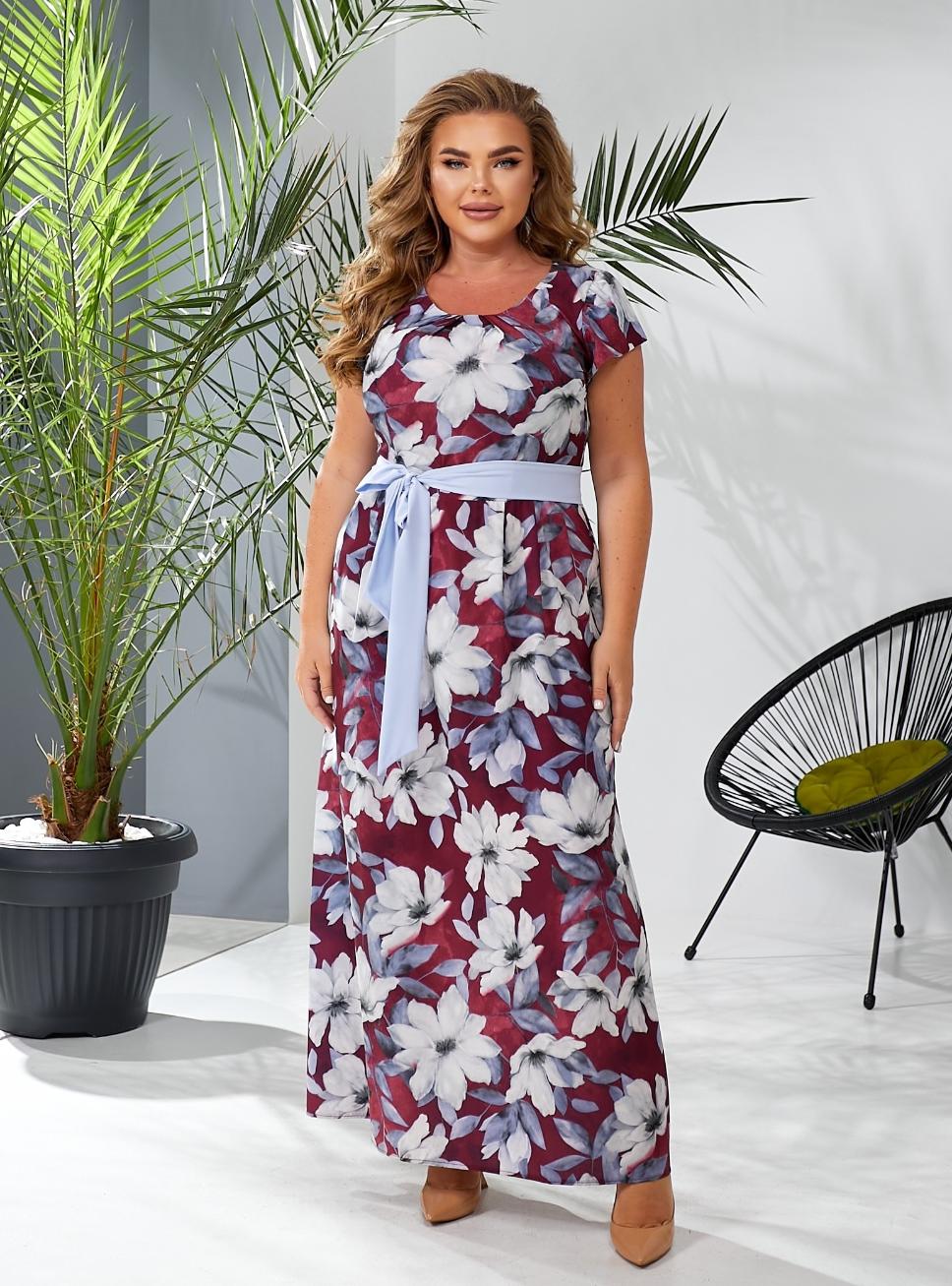 Женское платье в пол с контрастным поясом