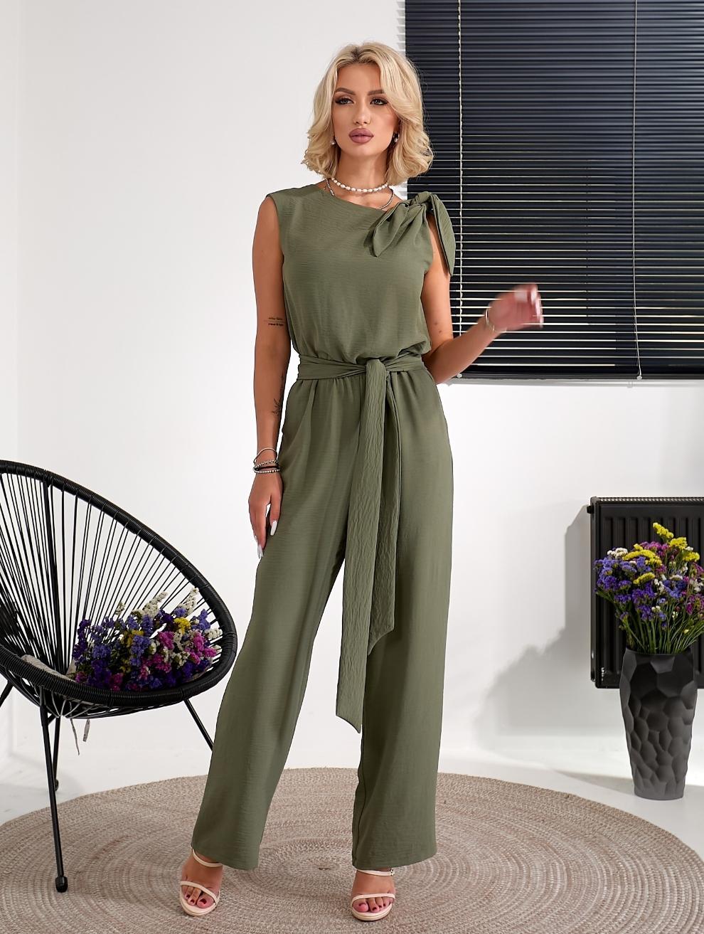 Женский комбинезон с завязкой на плече