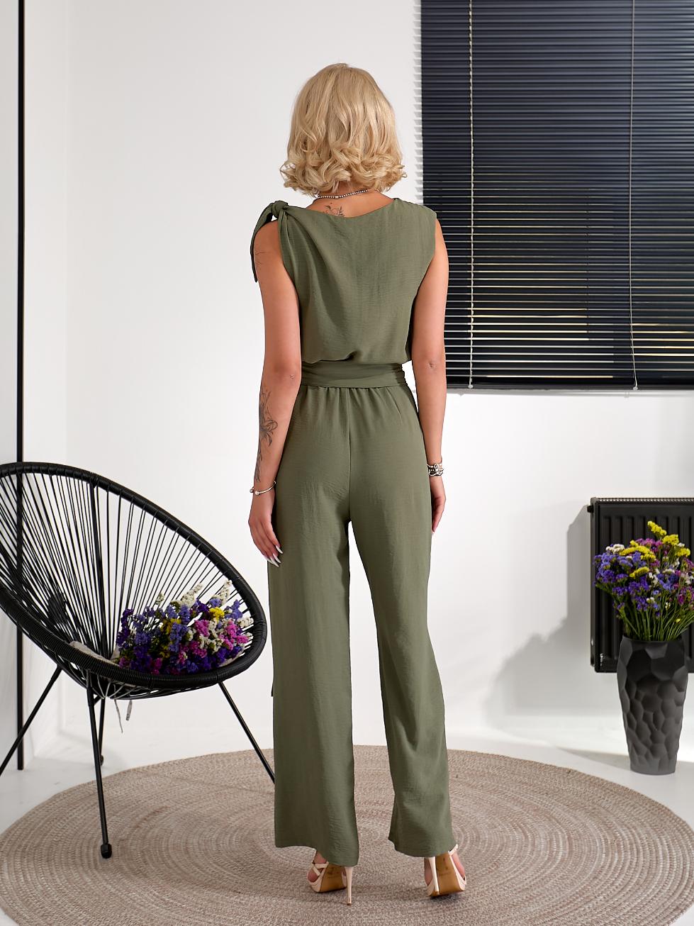 Женский комбинезон с завязкой на плече