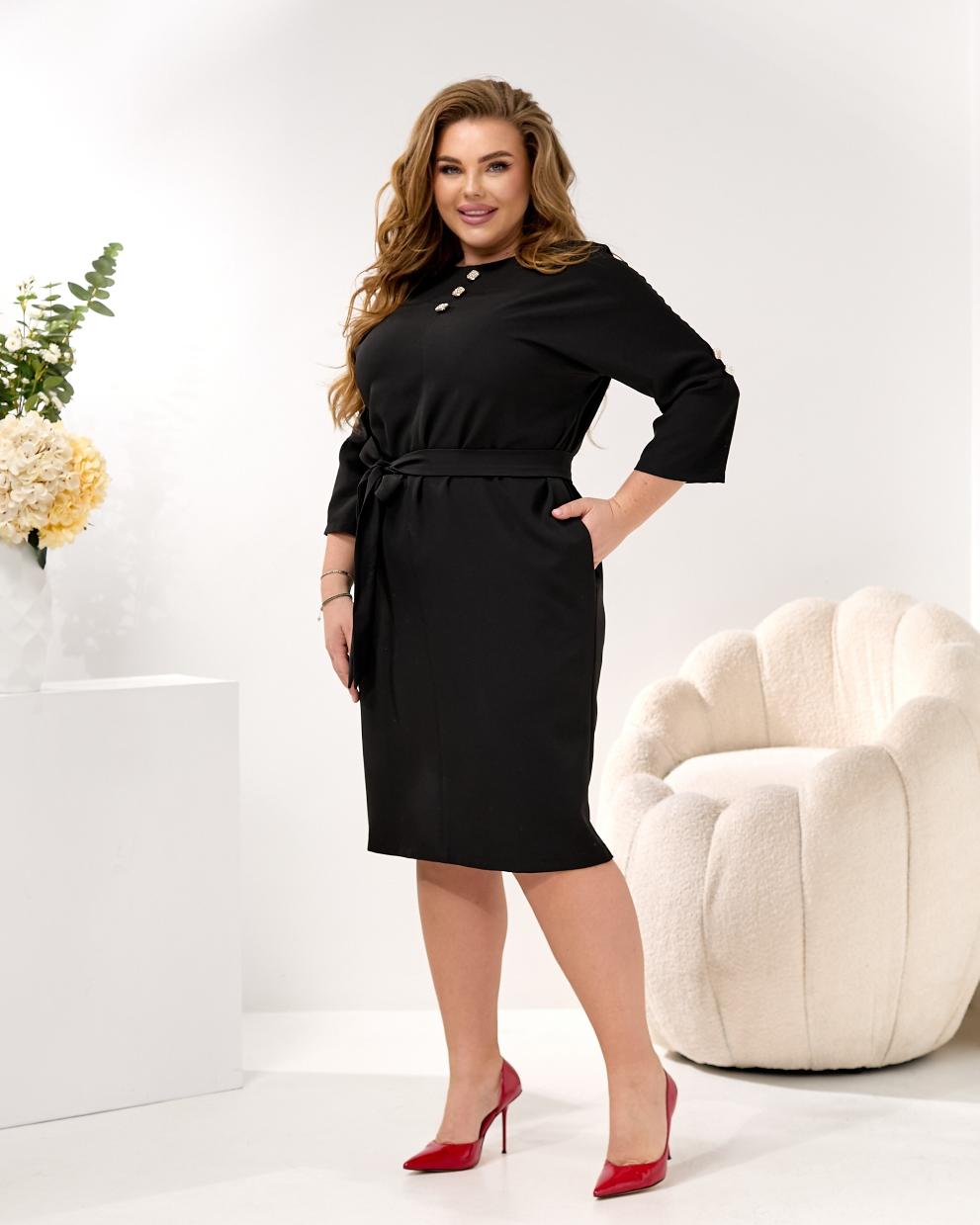 Женское платье футляр с пуговиами