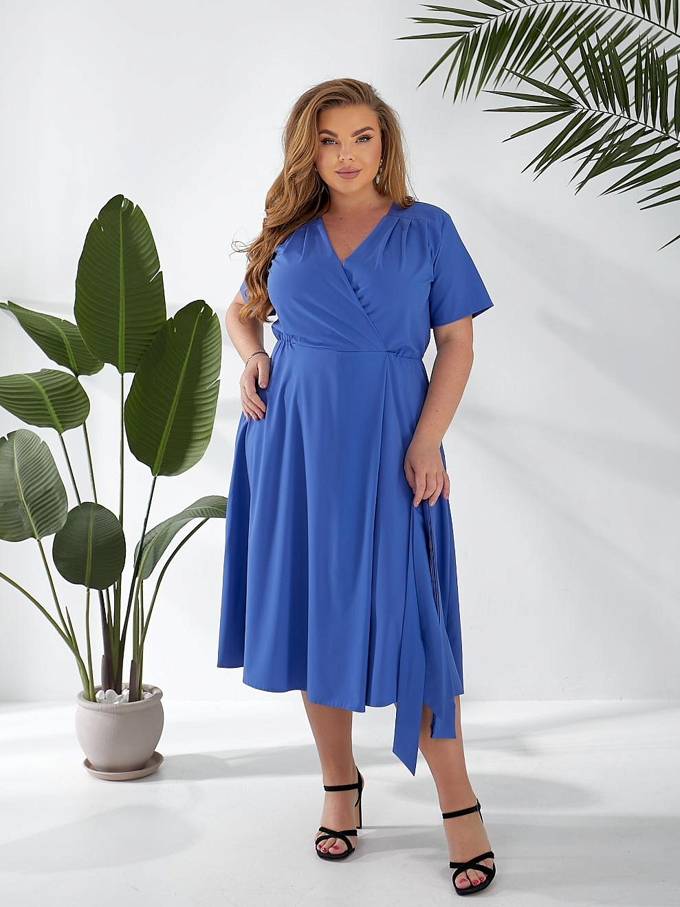 Женское платье клеш однотонное