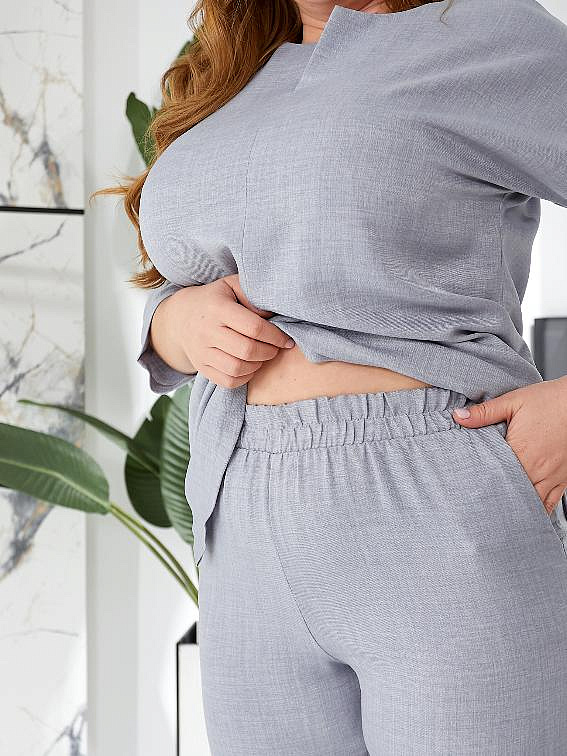 Женский костюм с брюками из льна