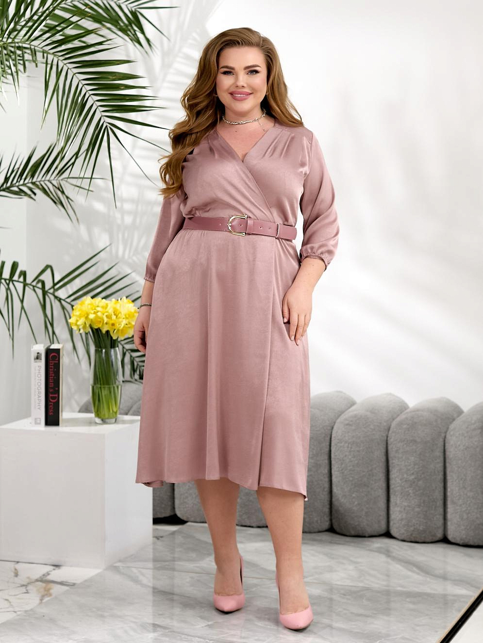 Женское платье на запах однотон