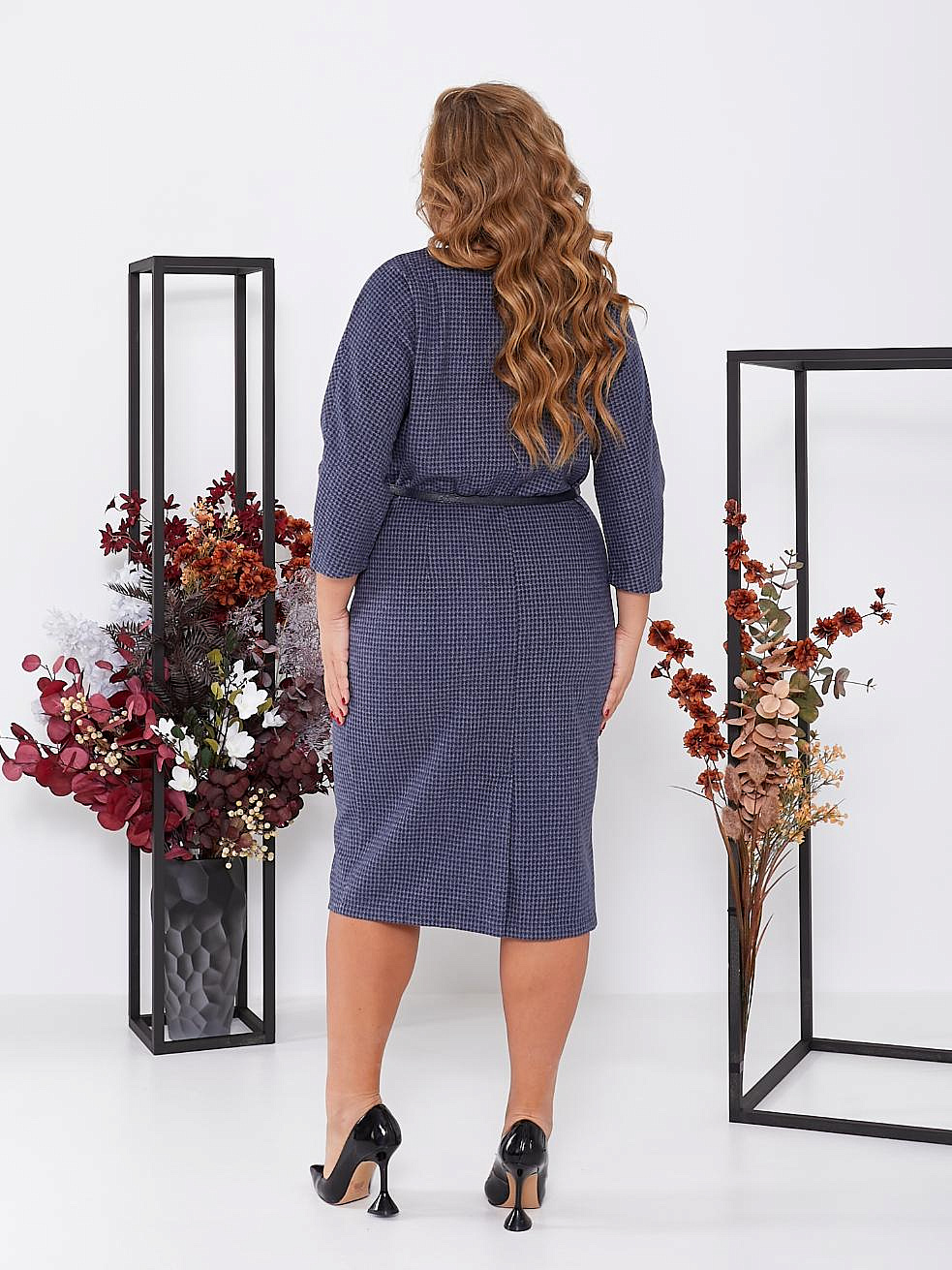 Теплое платье со сборкой по талии