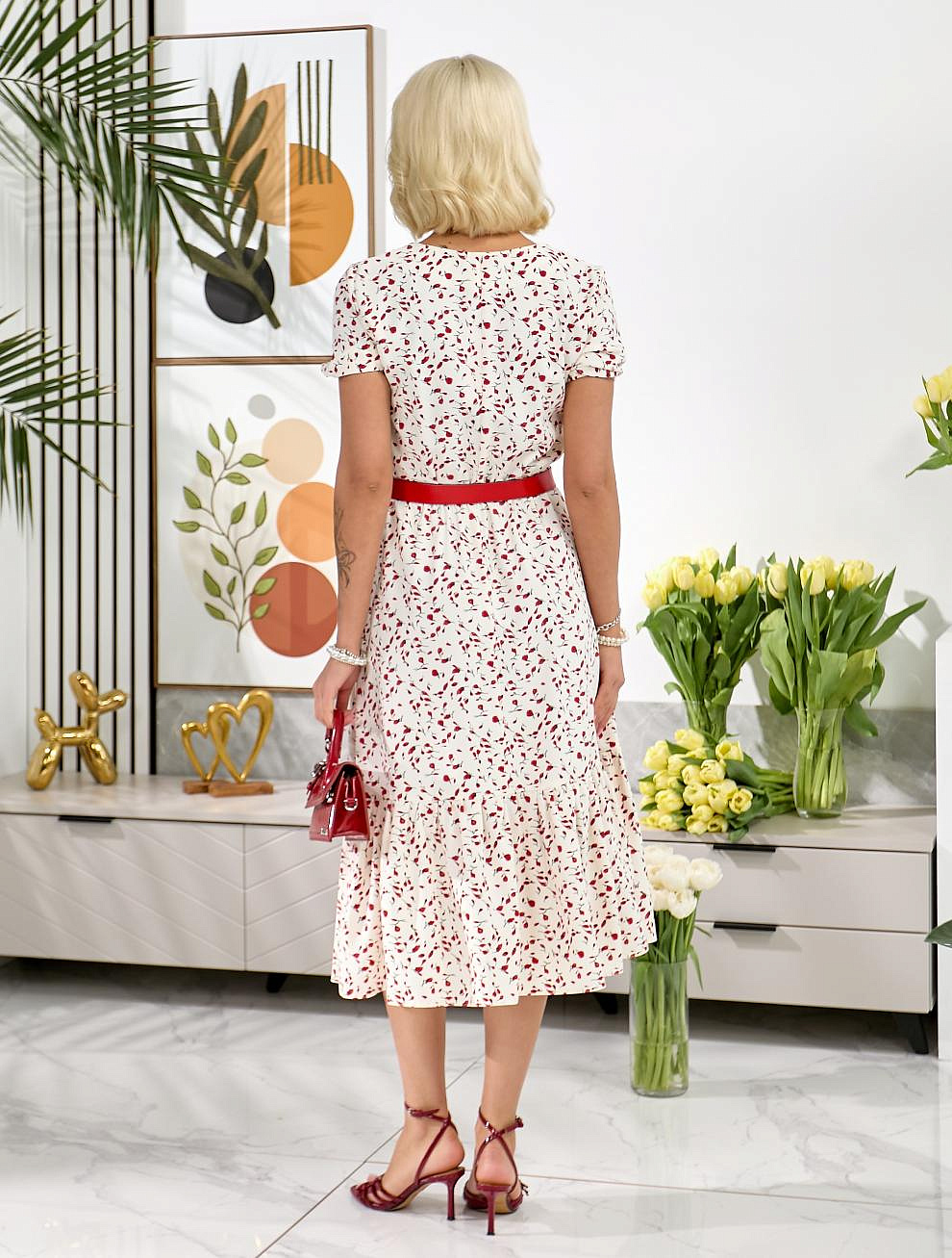 Женское платье миди с воланом по низу