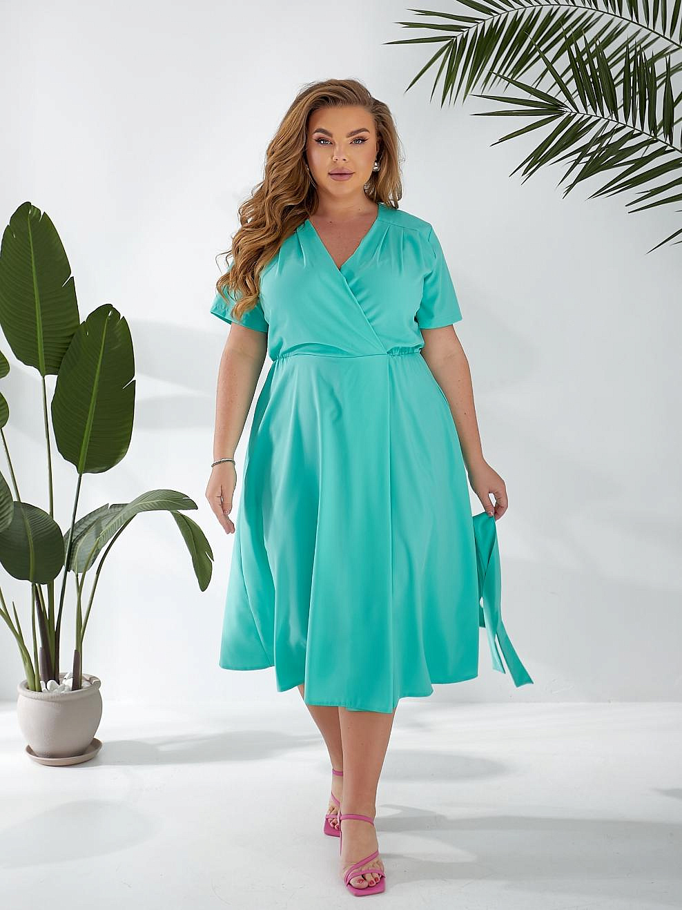 Женское платье клеш однотонное