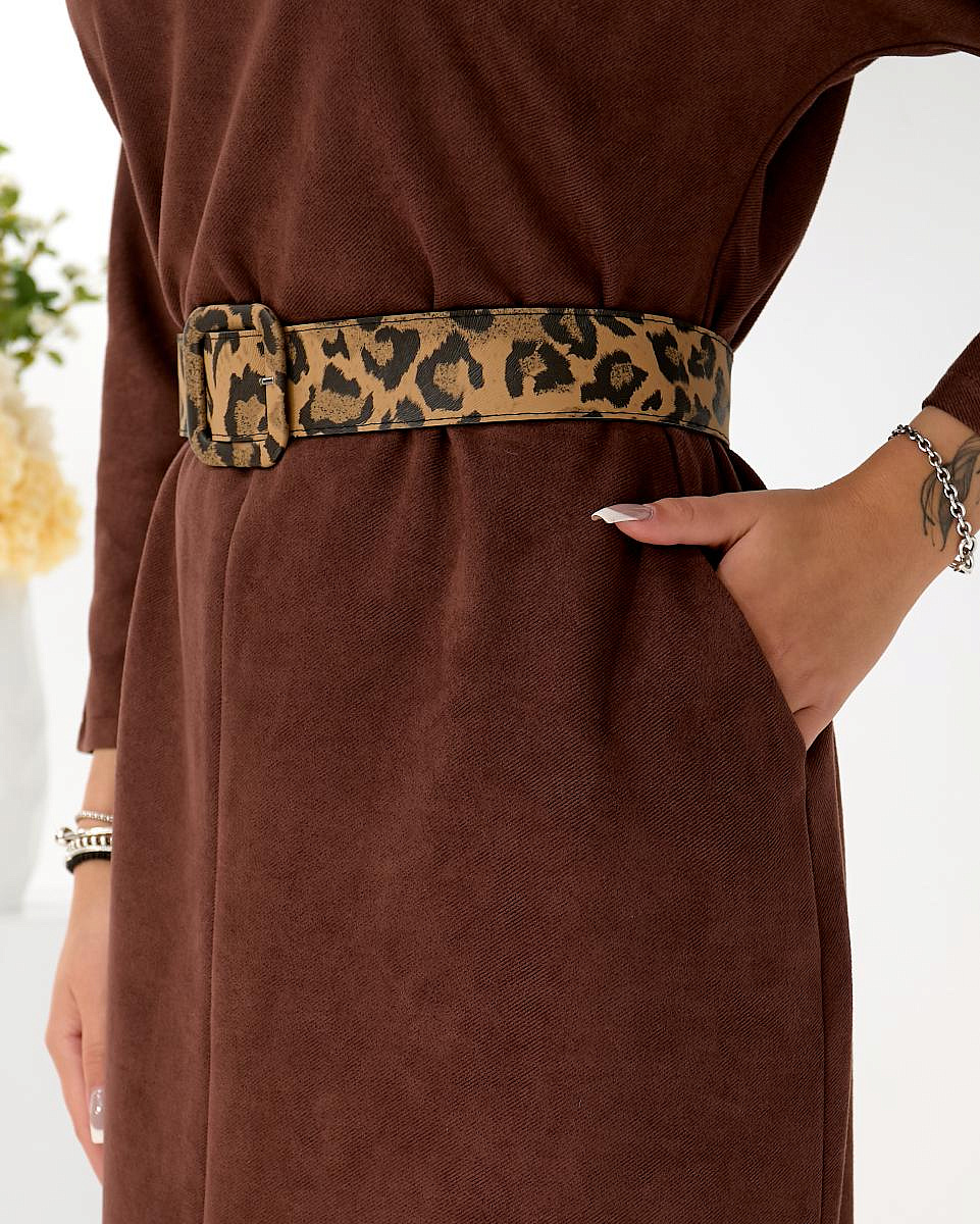 Женское платье замш с разрезом впереди