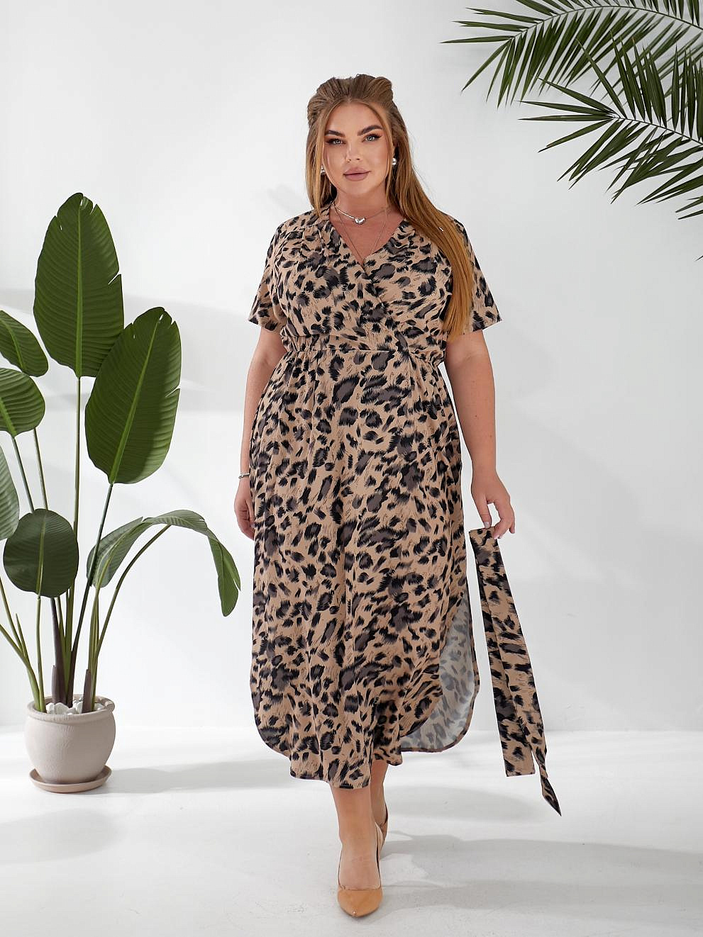 Женское платье с закругленным низом