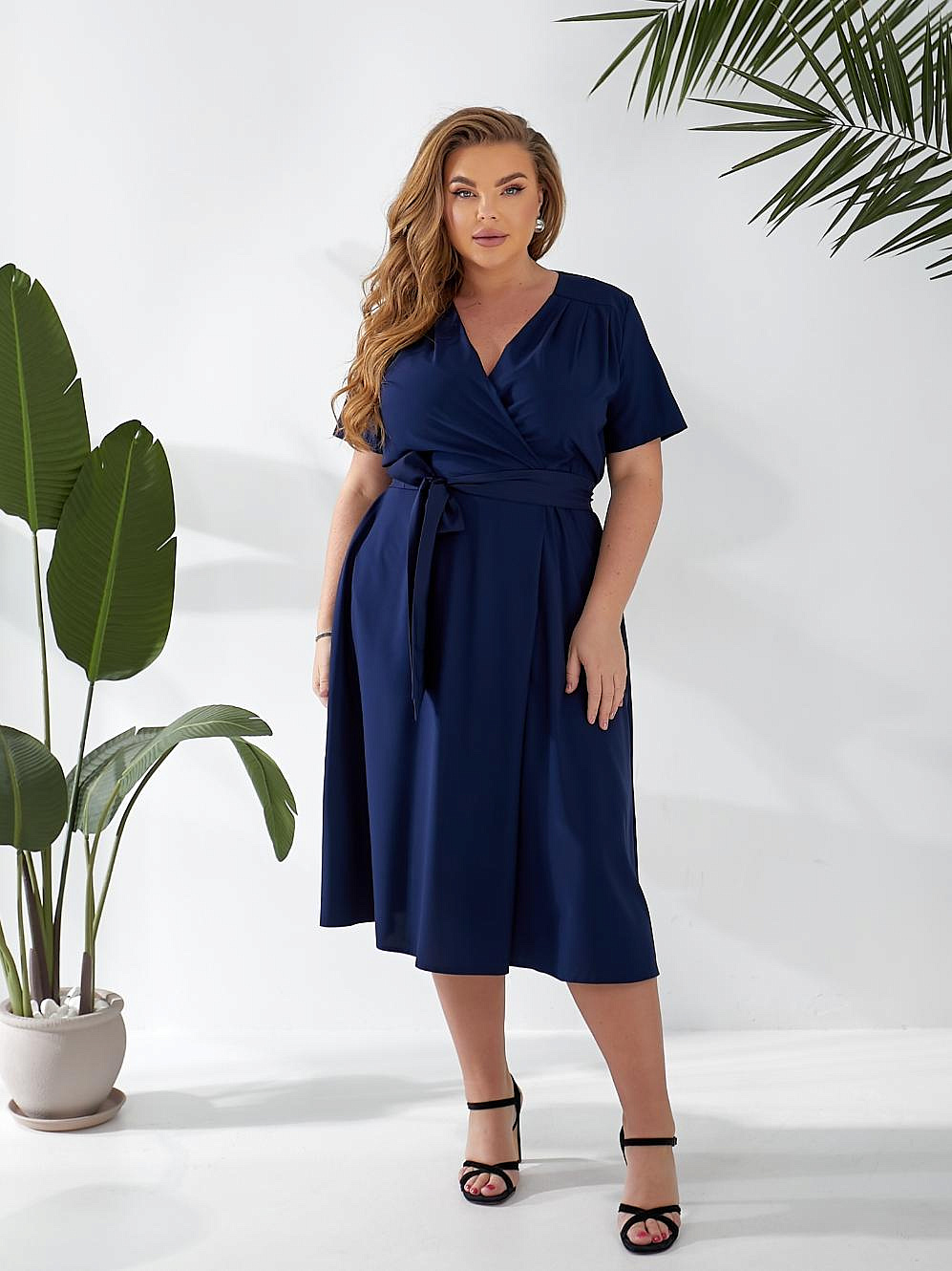 Женское платье клеш однотонное