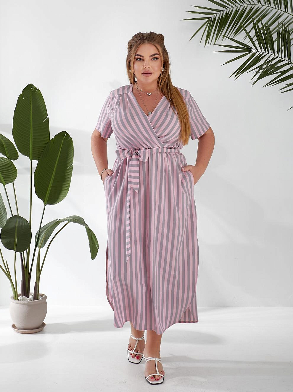 Женское платье с закругленным низом