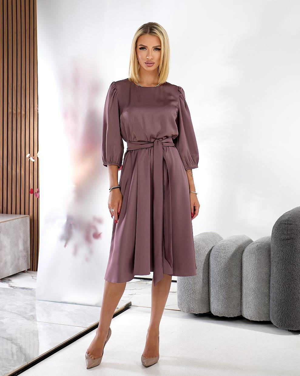 Женское платье шелковое с юбкой клеш