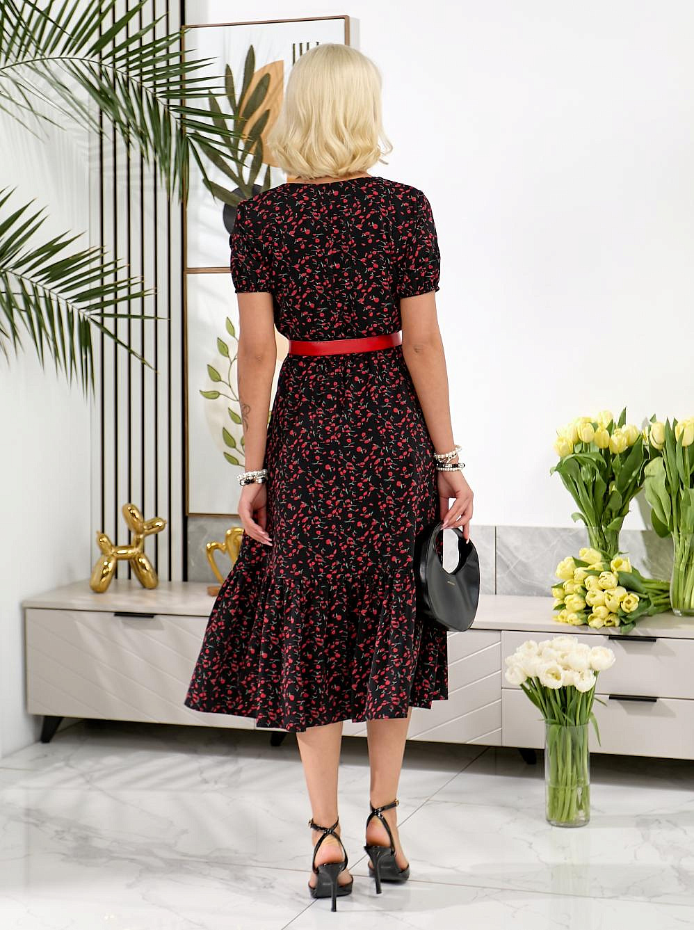 Женское платье миди с воланом по низу