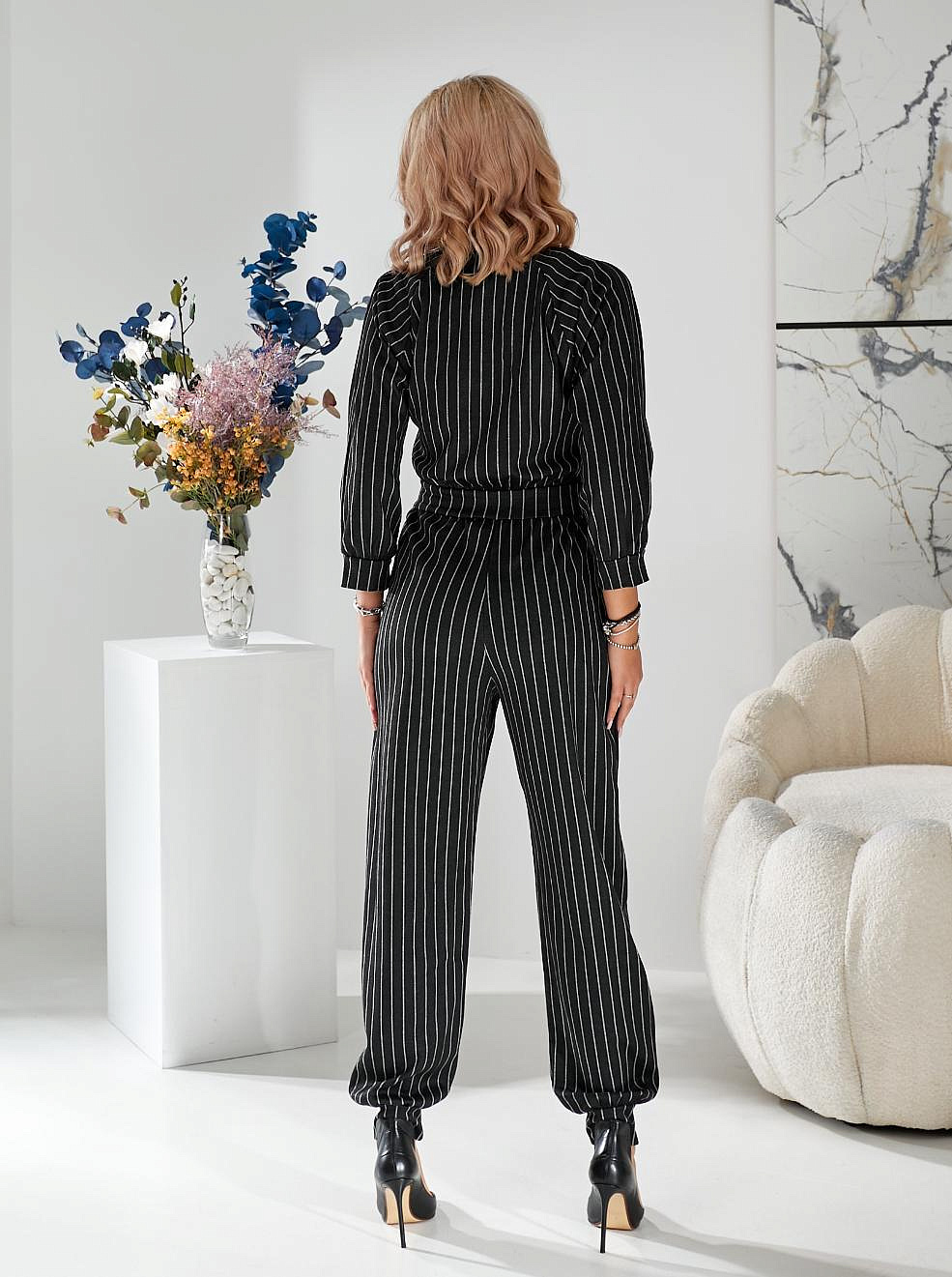 Комбинезон в полоску женский