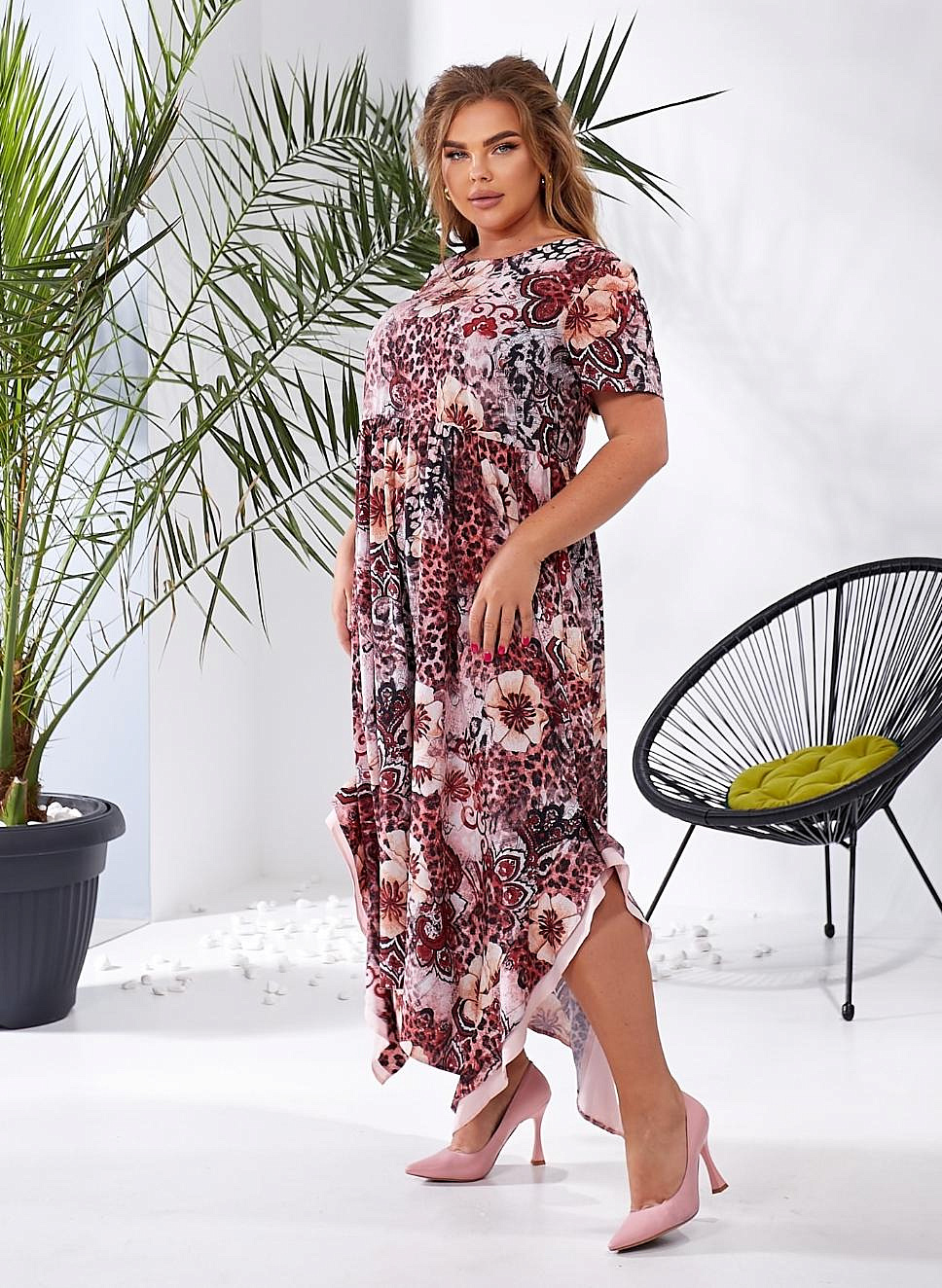 Женское платье со вставками по бокам