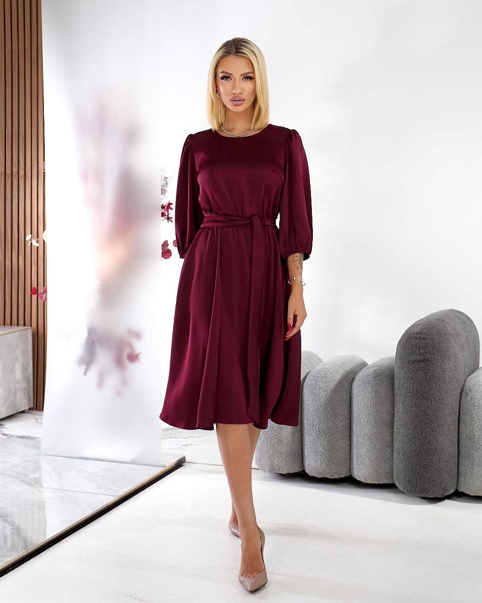 Женское платье шелковое с юбкой клеш