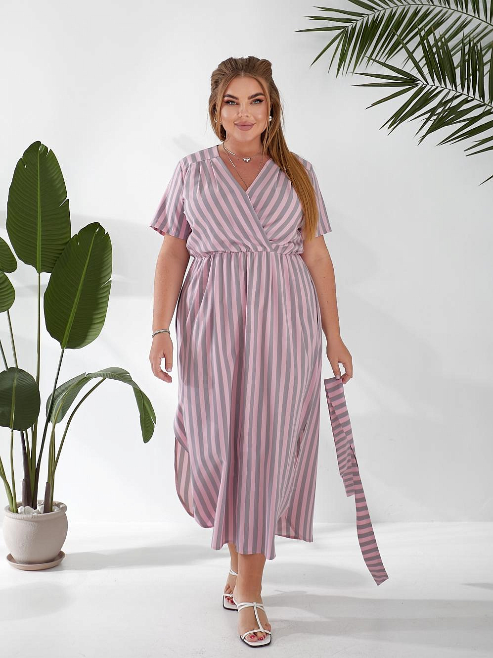 Женское платье с закругленным низом