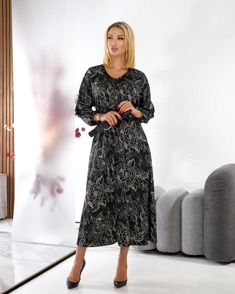 Женское платье миди шелковое в цветах