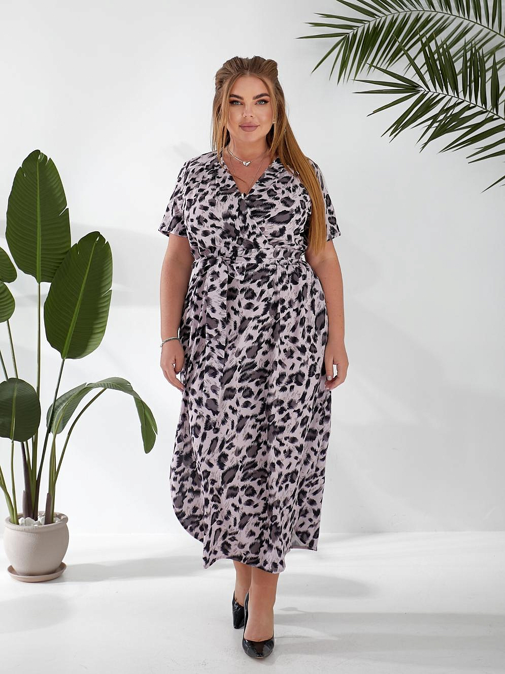 Женское платье с закругленным низом