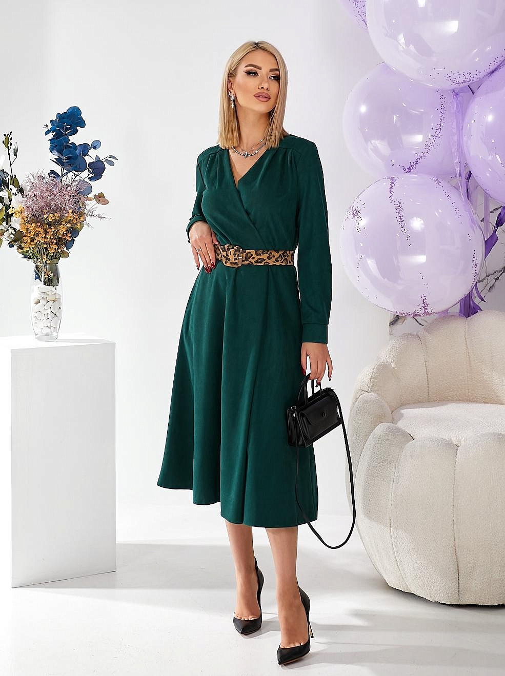 Женское платье на запах из замша