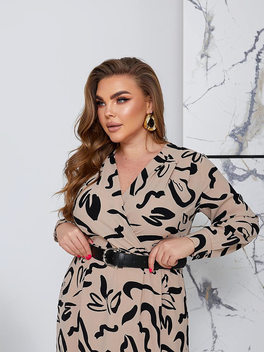 Женское платье с прямой юбкой