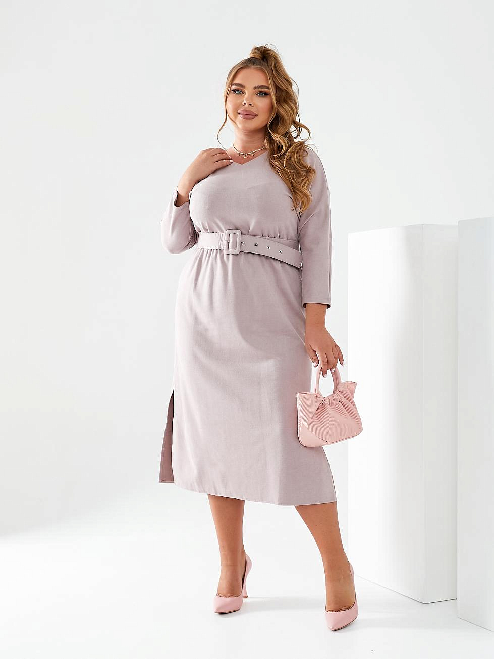 Замшевое платье с разрезами по бокам