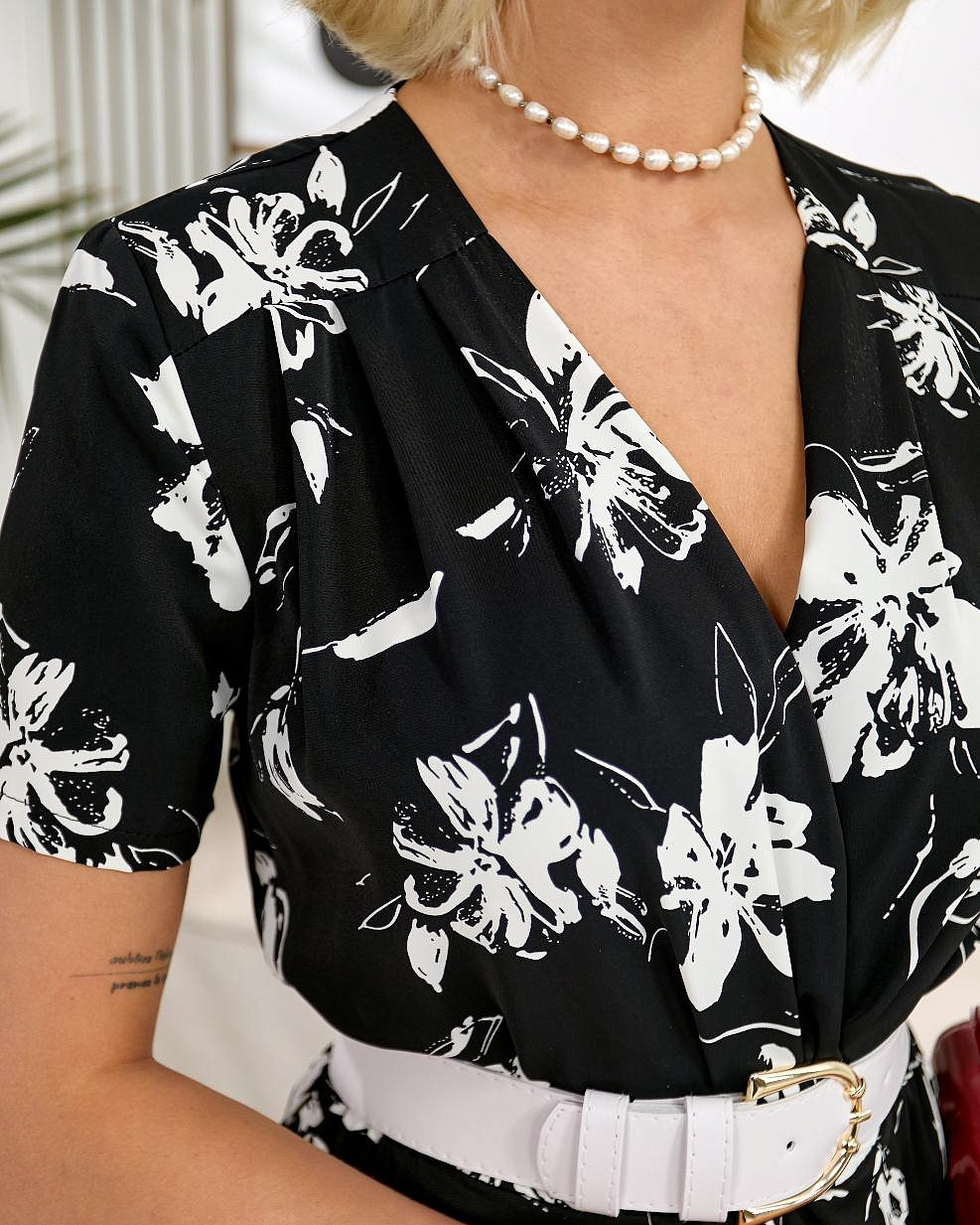 Женское платье из шелка не запах