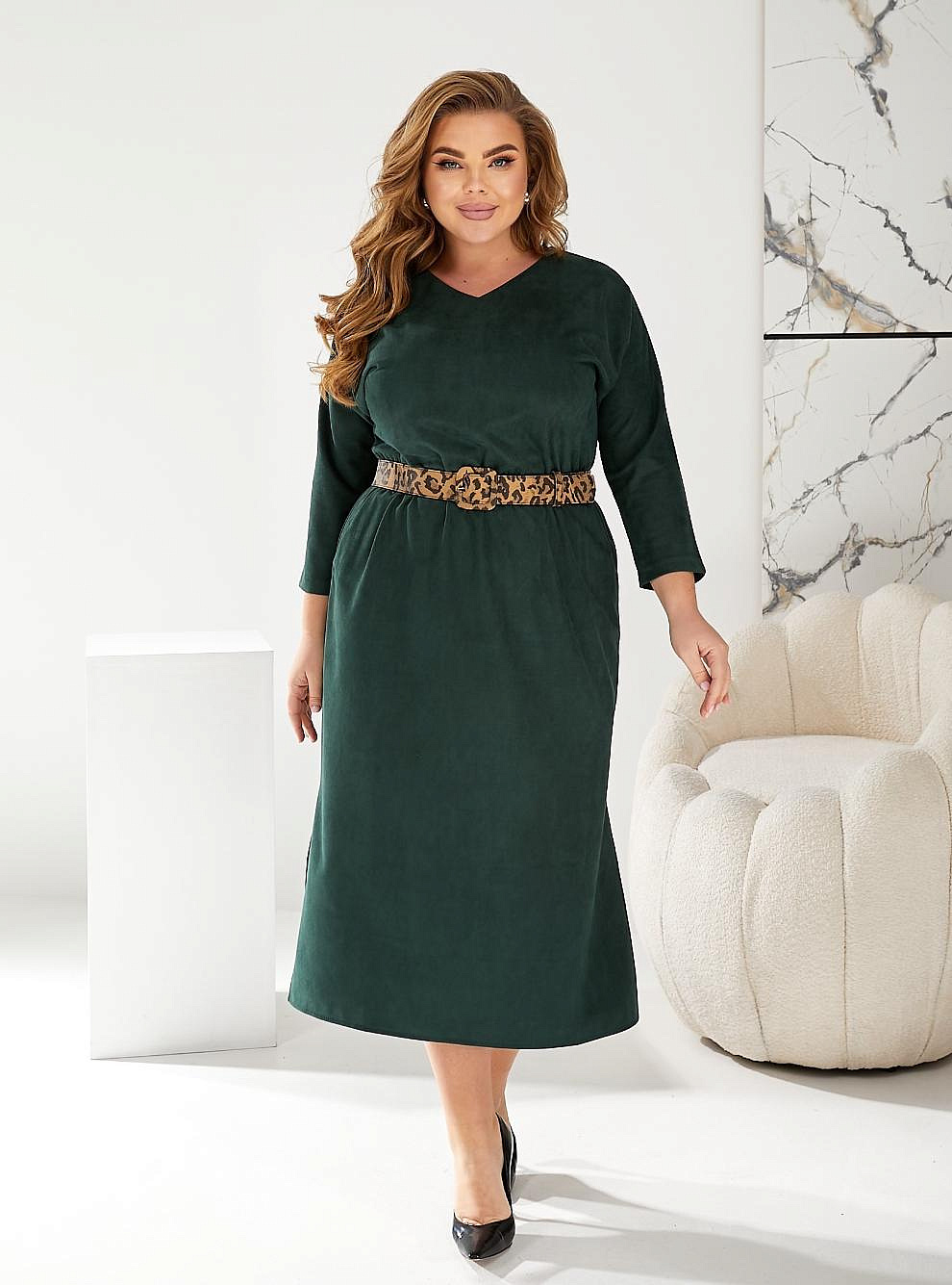 Женское платье с поясом лео