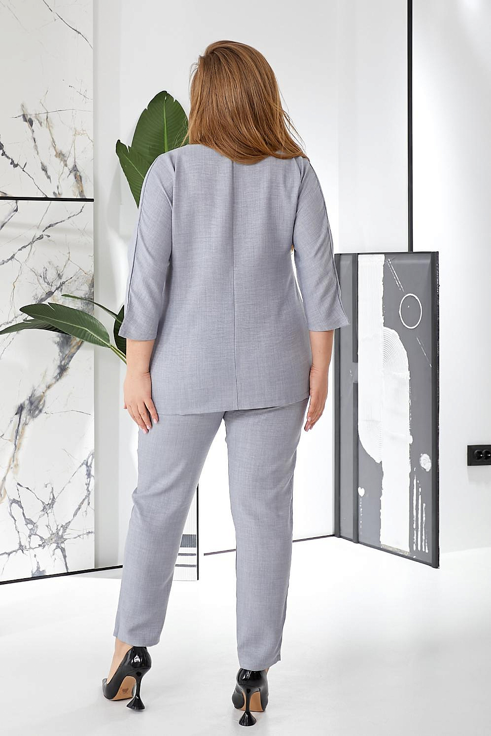 Женский костюм с брюками из льна