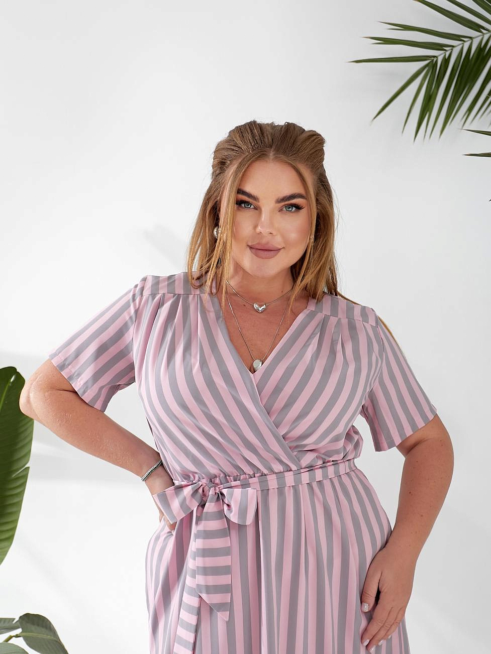 Женское платье с закругленным низом