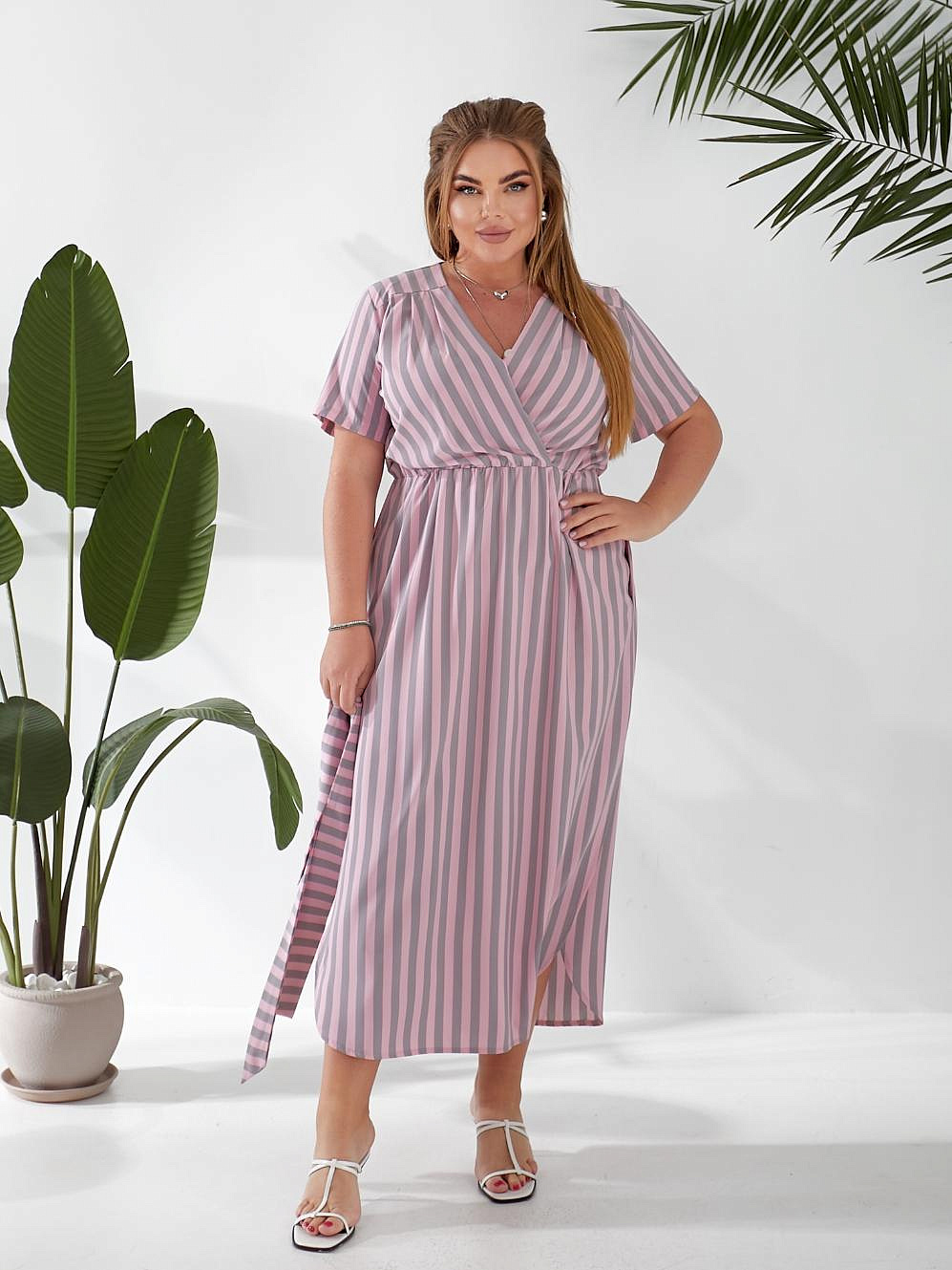 Женское платье с закругленным низом