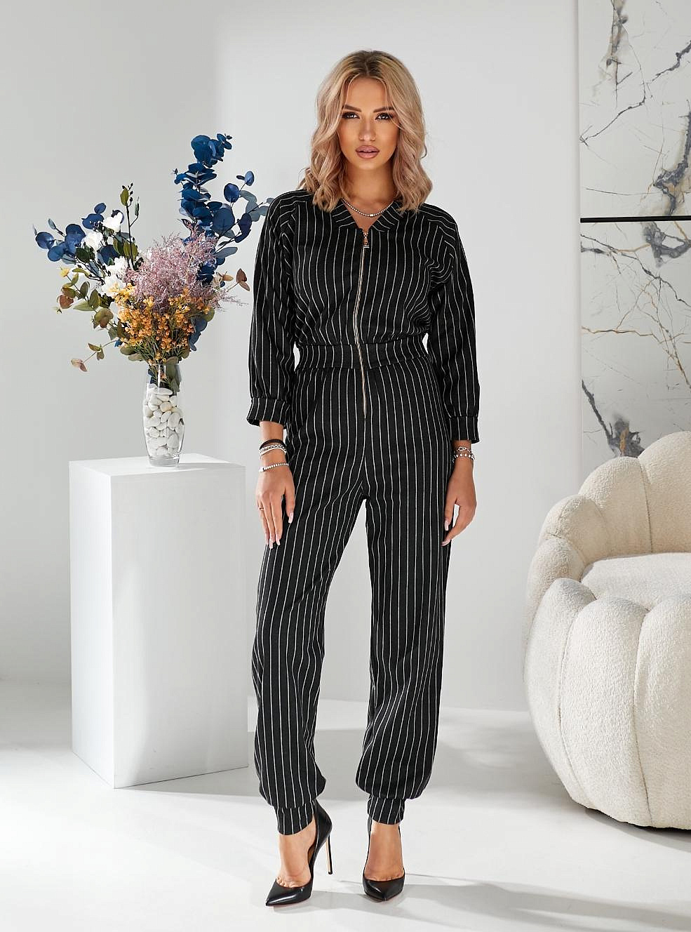 Комбинезон в полоску женский