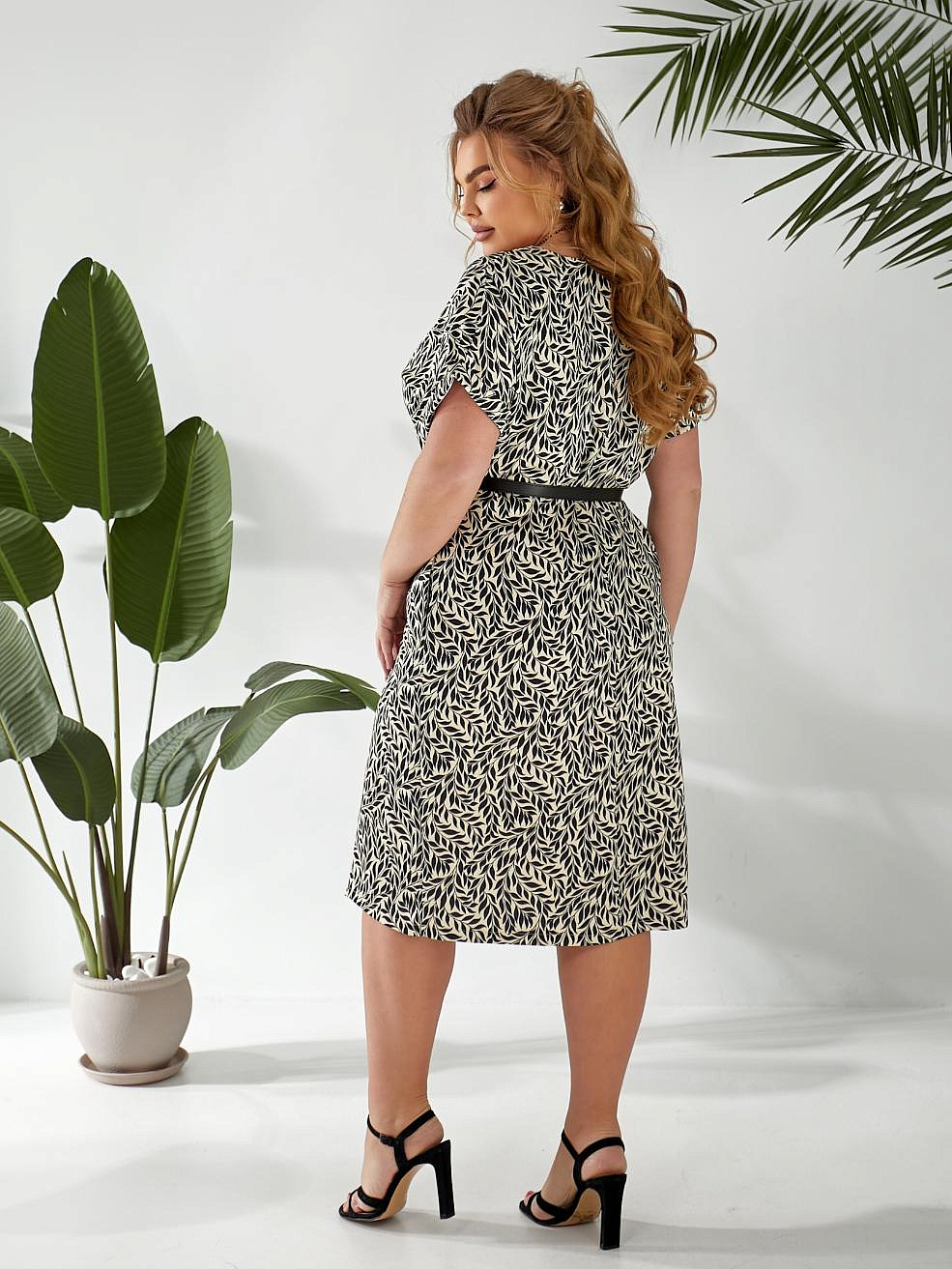 Женское платье прямого силуэта