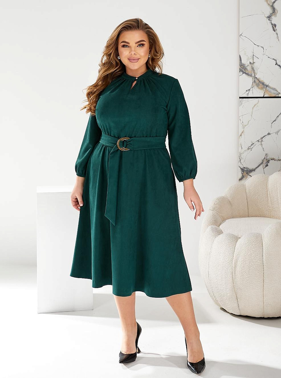 Женское платье замшевое с юбкой клеш