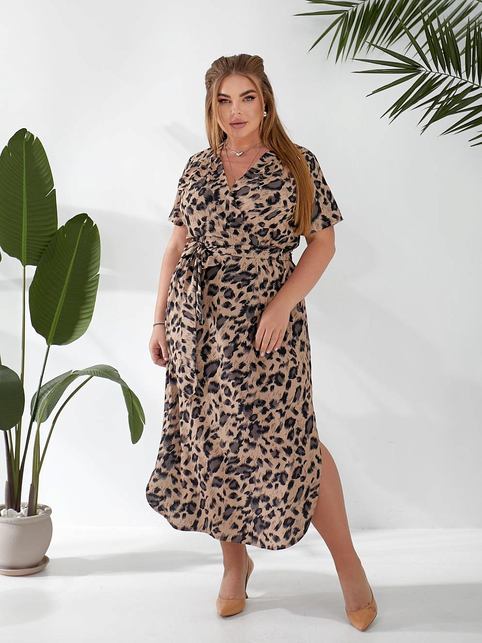 Женское платье с закругленным низом