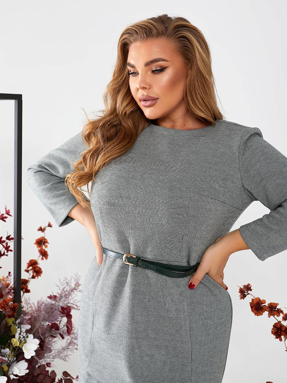 Женское теплое платье с двумя шлицами по переду