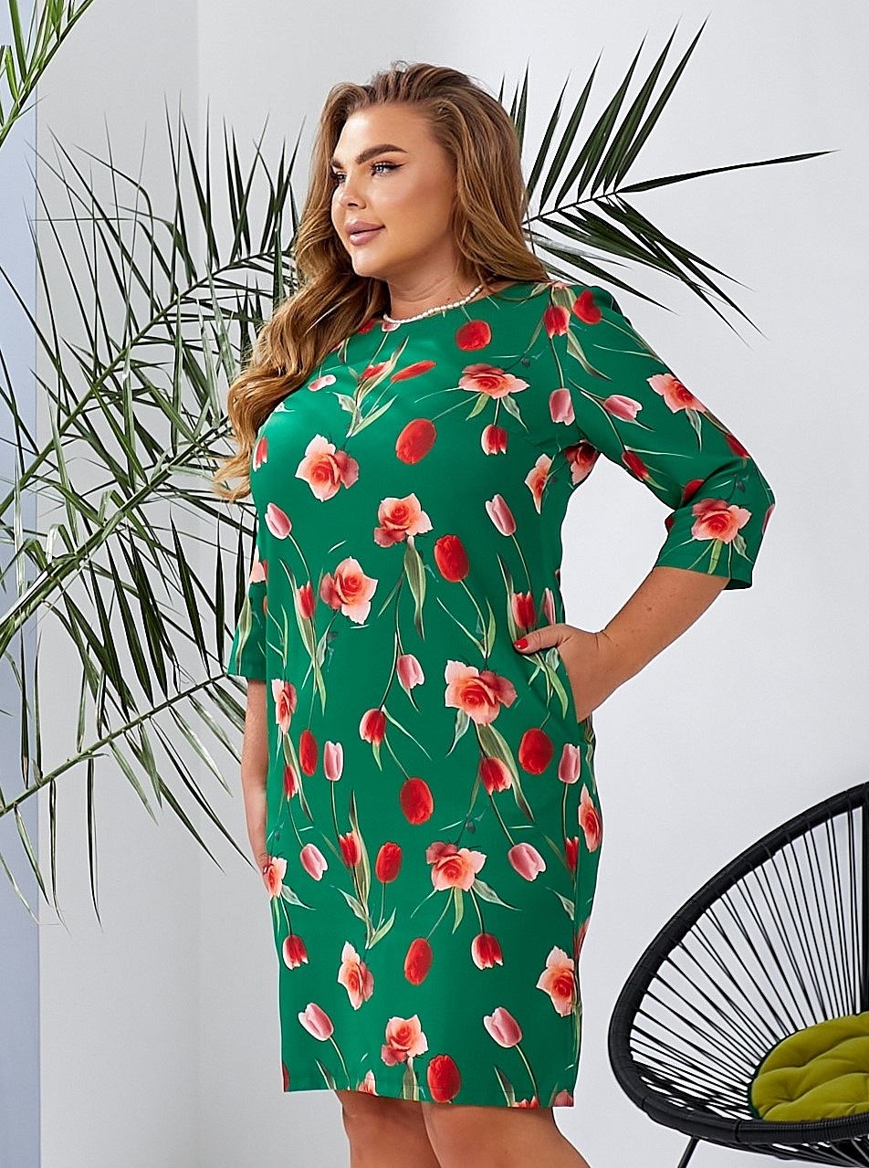 Женское платье футляр с разрезами по бокам