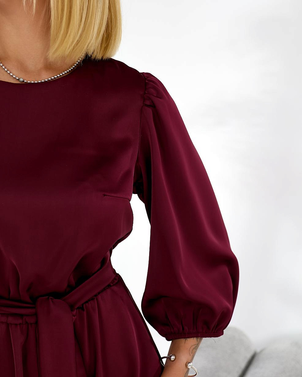 Женское платье шелковое с юбкой клеш