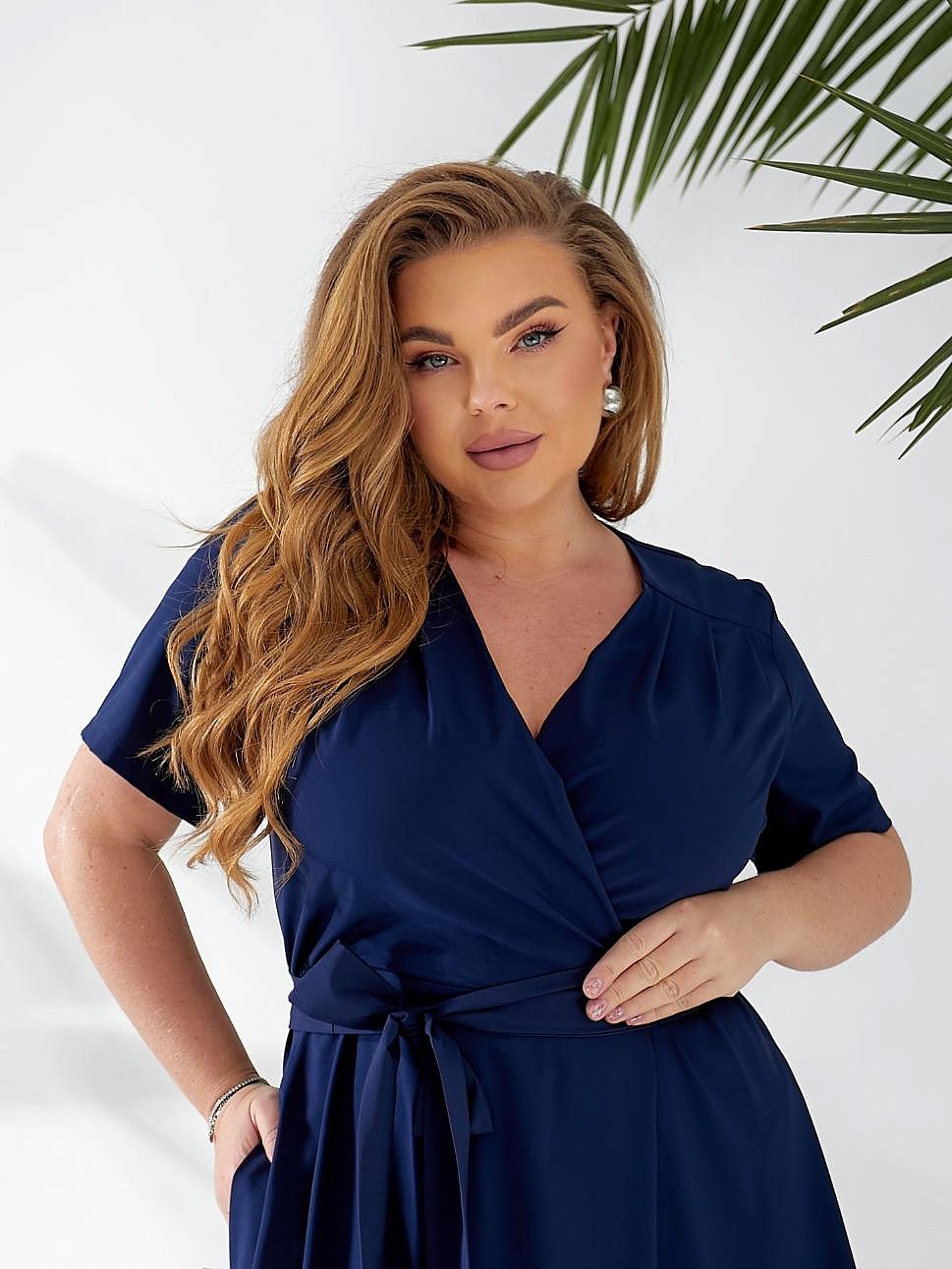 Женское платье клеш однотонное