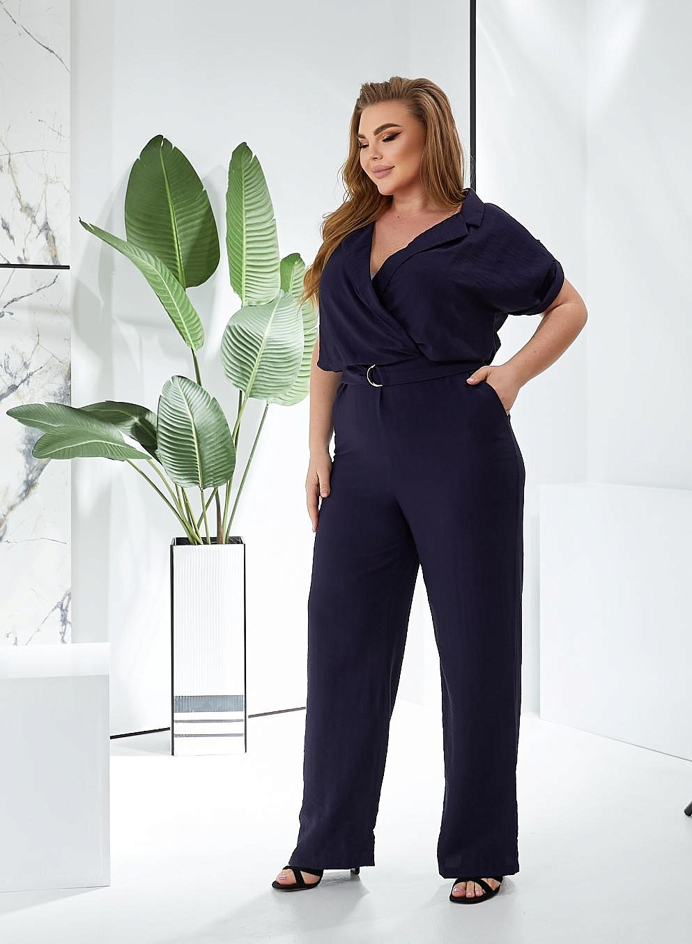 Женский комбинезон из льна