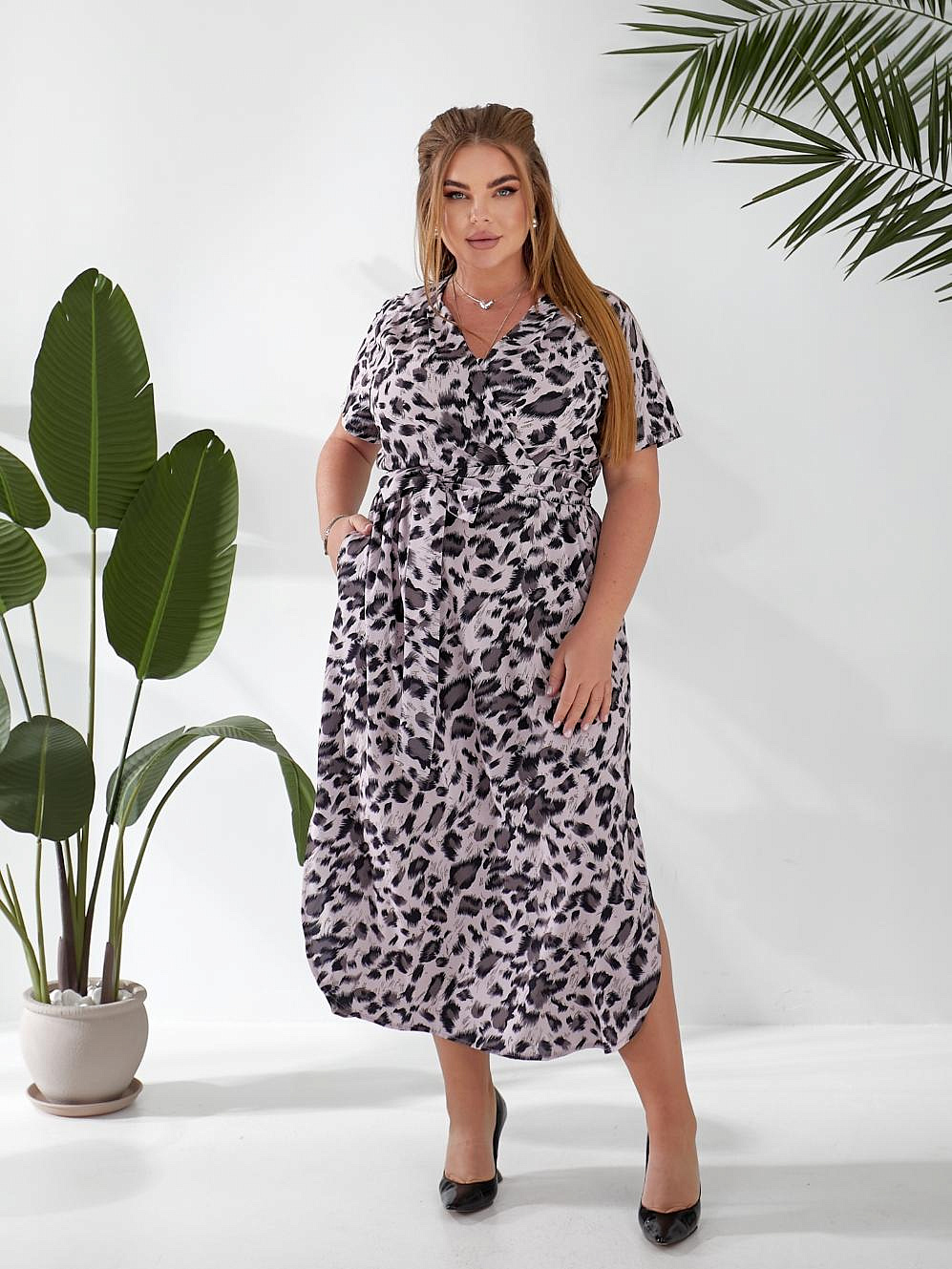 Женское платье с закругленным низом