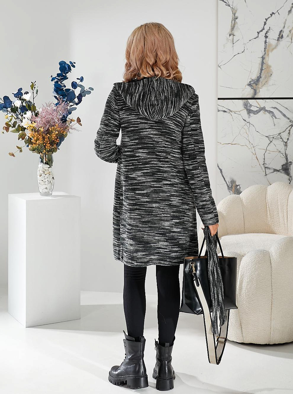 Женский кардиган с капюшоном и поясом