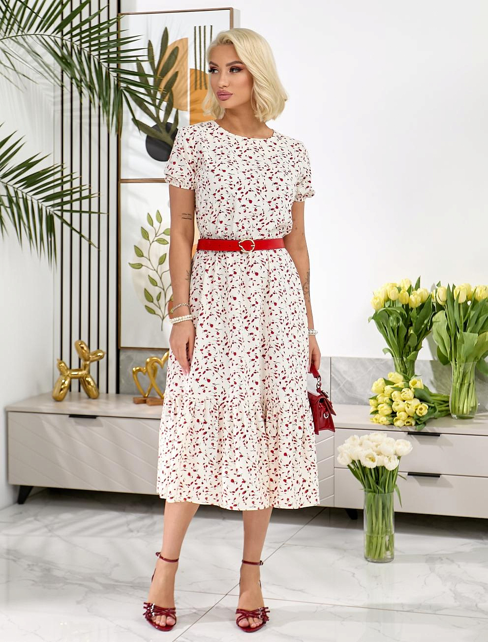 Женское платье миди с воланом по низу