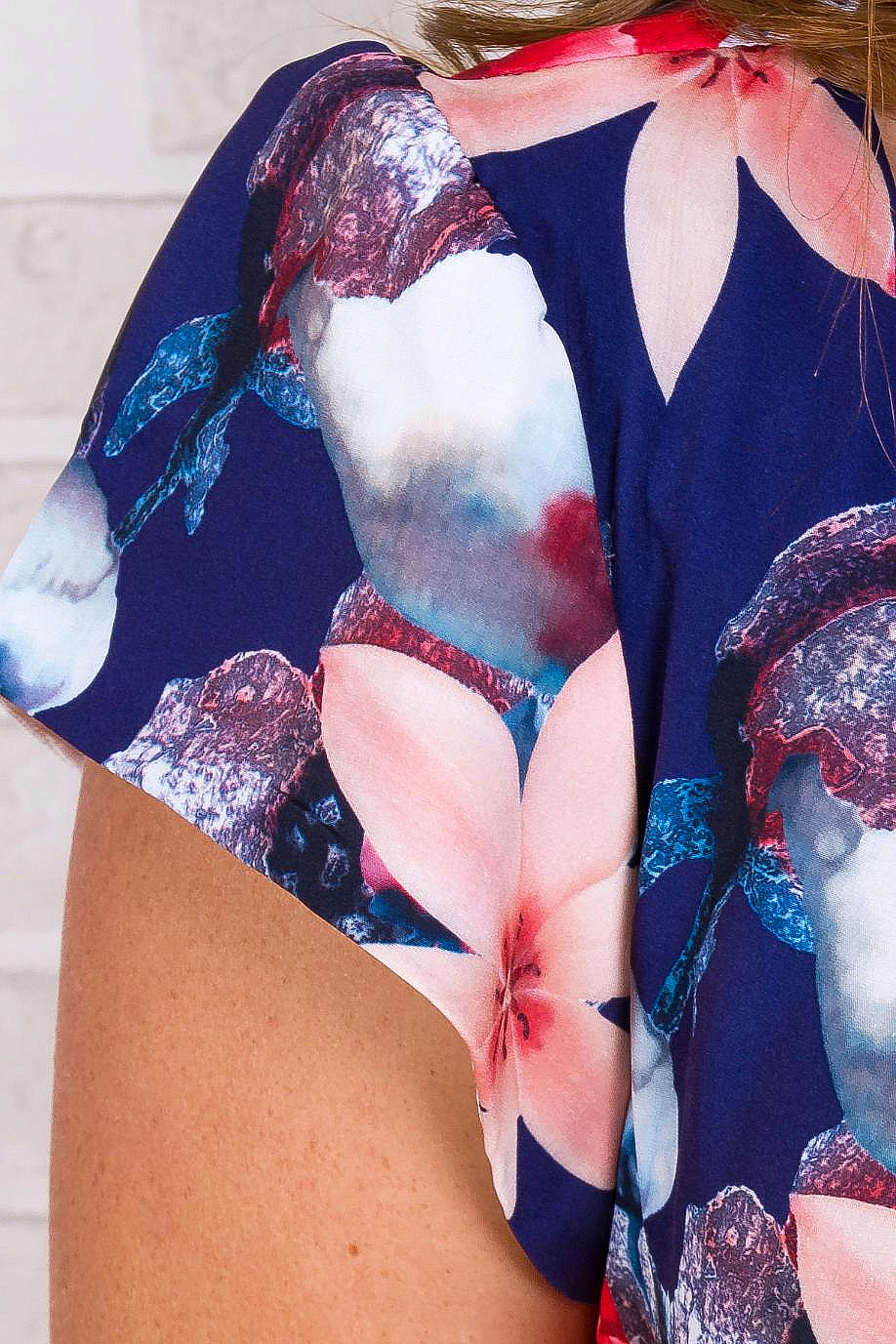 Женское платье с поясом и карманами