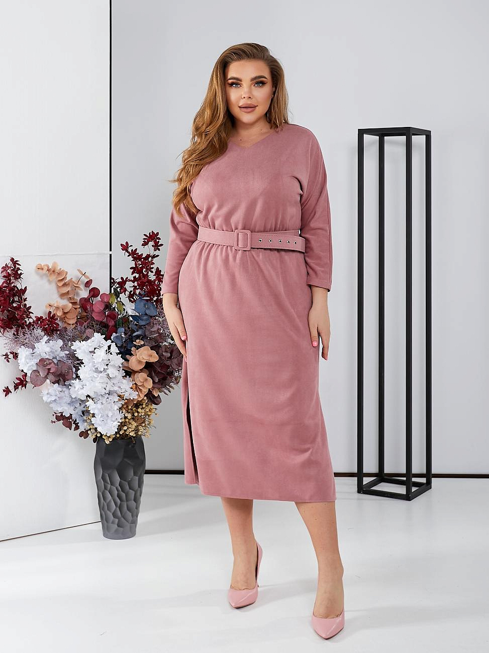 Замшевое платье с разрезами по бокам