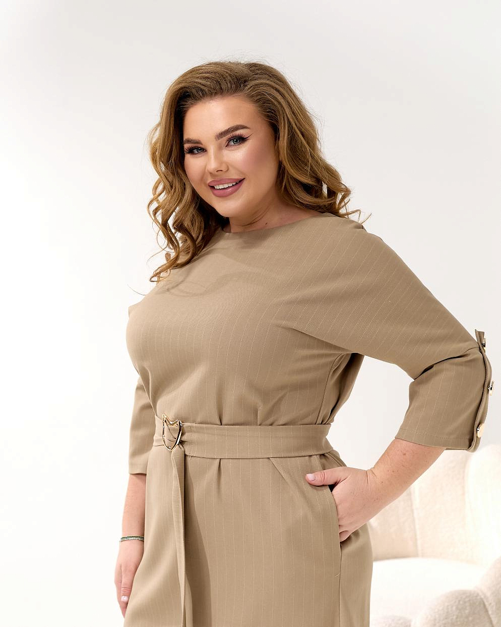 Женское платье в полоску с патиками