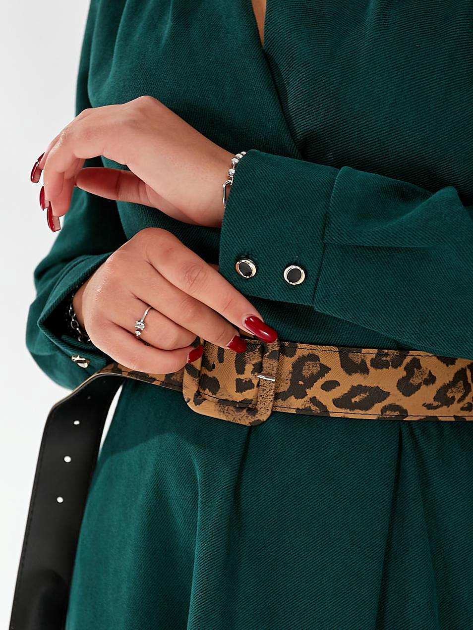 Женское платье на запах из замша