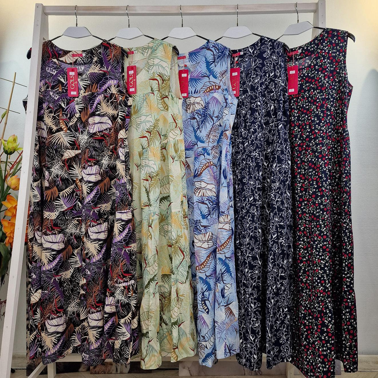 Штапельное платье без рукавов ярусное